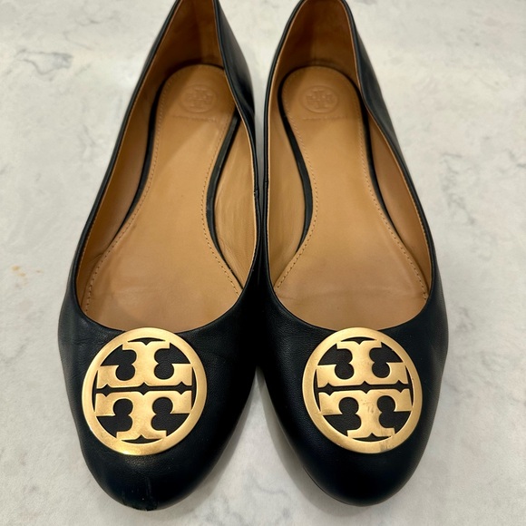 Tory Burch Medallion Flats Black Gold Logo - Picture 2 of 13